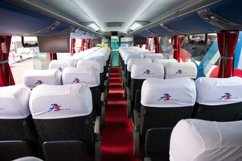 empresa de ônibus fretado