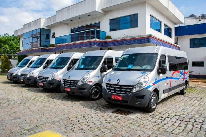 locação de van executiva para viagem